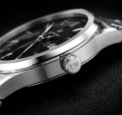 TRUE WORTH - CLASSIC LUXURY - BLACK DIAL